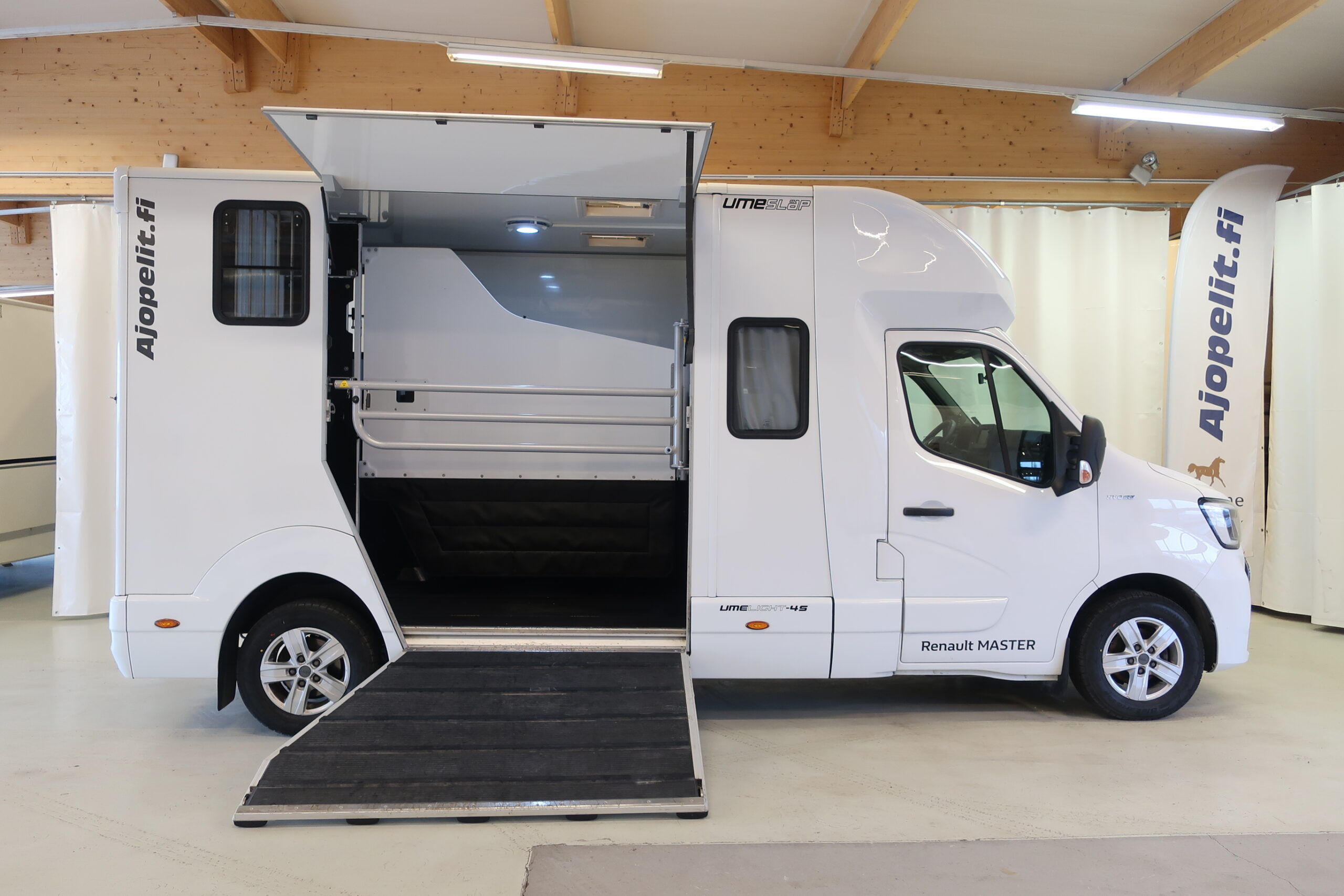 5 vinkkiä hevosten kuljettamiseen